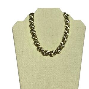 Vintage Lisner Signed Brushed Leaf Gold Tone Hook Clasp 16" collar Necklace‎
